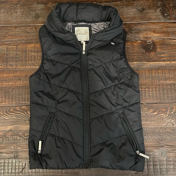 Bench. Puffer Vest with hoodie. Black. Size Medium - Picture 1 of 5